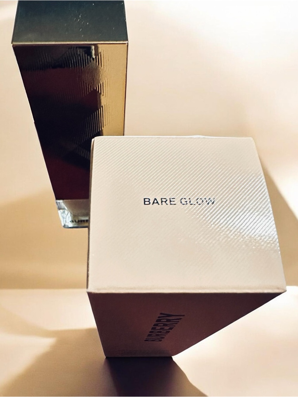 Burberry Beyond Radiance Luminous Primer — Gold Bottle - Picture 2 of 2